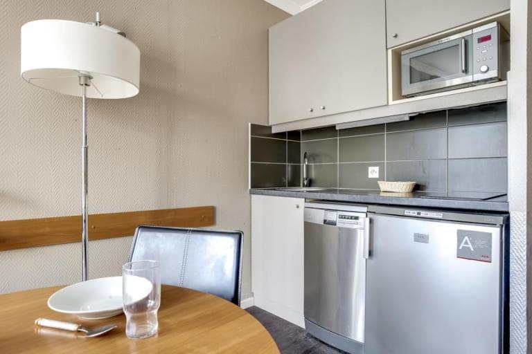 Guestready - Studio Cosy Pres Du Metro Issy-les-Moulineaux Bagian luar foto