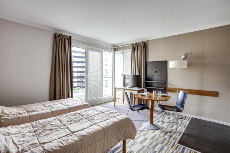 Guestready - Studio Cosy Pres Du Metro Issy-les-Moulineaux Bagian luar foto