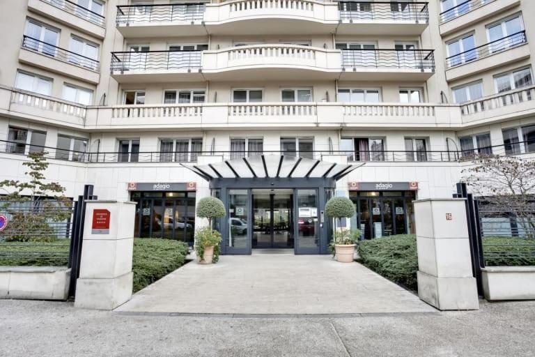 Guestready - Studio Cosy Pres Du Metro Issy-les-Moulineaux Bagian luar foto